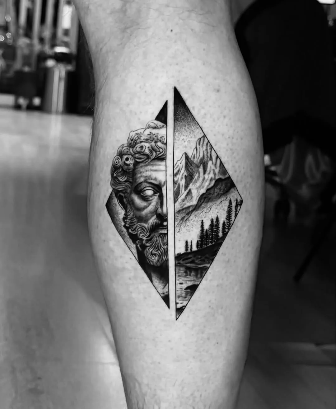 Realism statue and mountain diamond on calf
